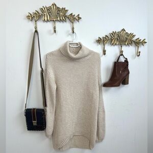 Oatmeal knit turtleneck sweater M